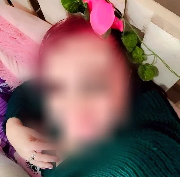 Amira, 36