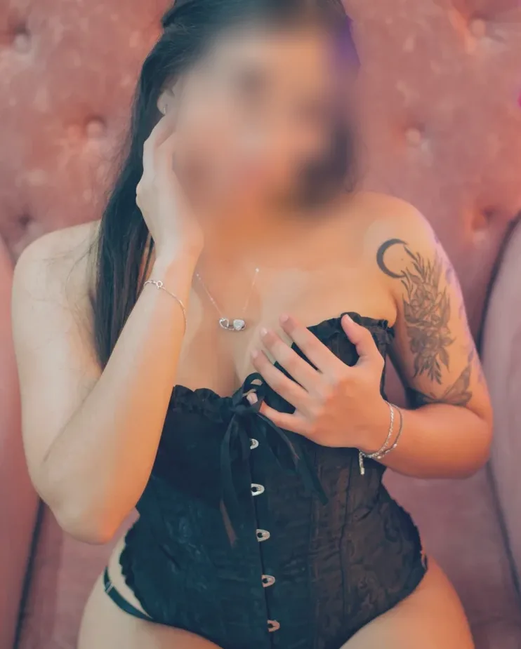 Emma, 22