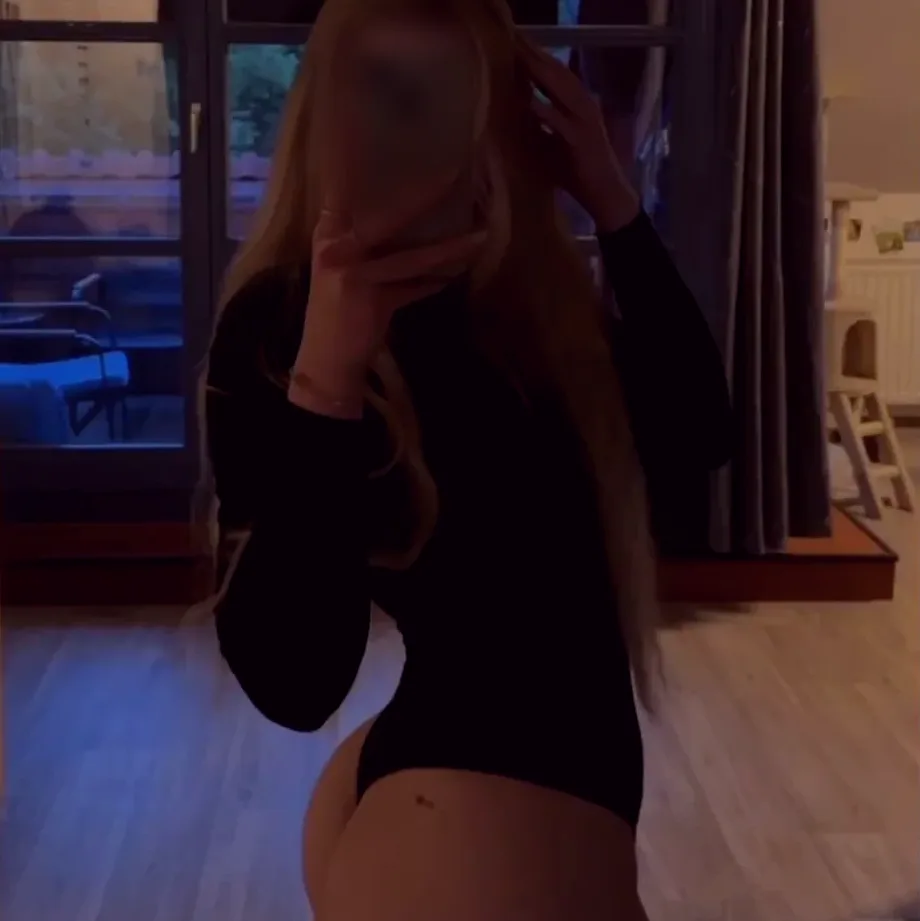 Katja, 23